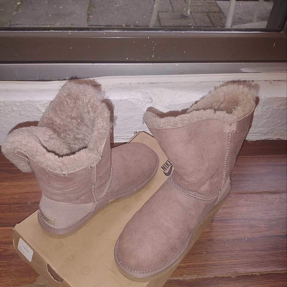 Nwob UGG Rose Grey Dusk Lilac Bailey Button Boot pink purple pastel shearling